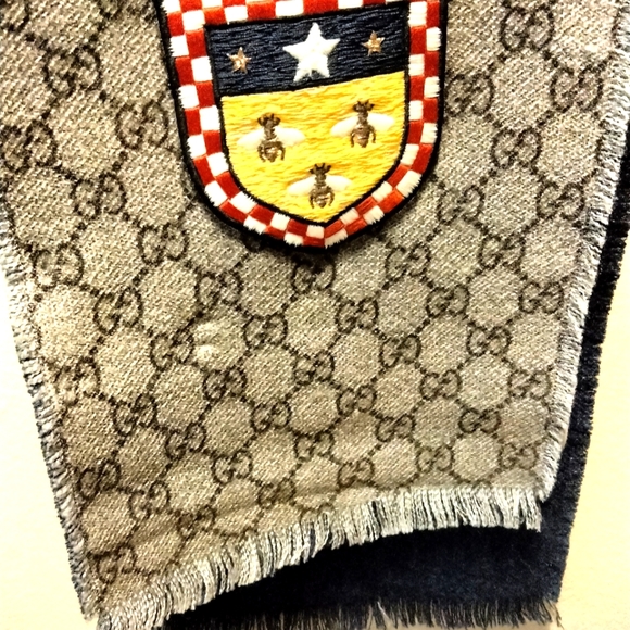 Authentic Gucci Wool Scarf - Picture 8 of 12